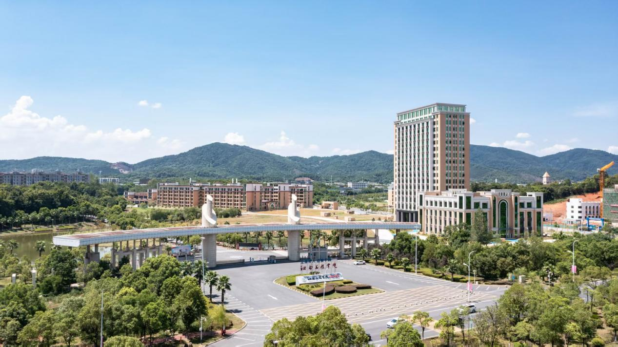 江西工程学院：以数智转型助力地方产业跃升，书写产教融合新篇_fororder_图片1